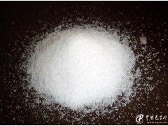 水性涂料体系的环保增稠剂与粘合剂应用研究